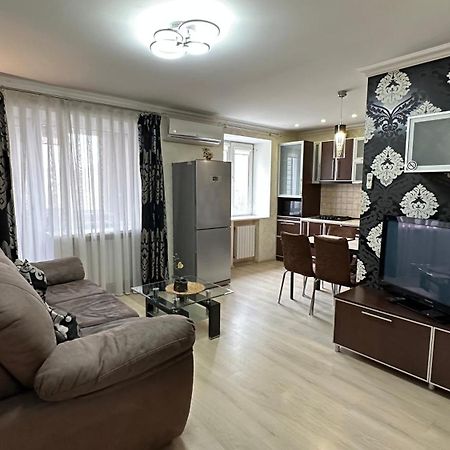 Apartment On Nauki Avenue 102 ドニプロペトロウシク エクステリア 写真
